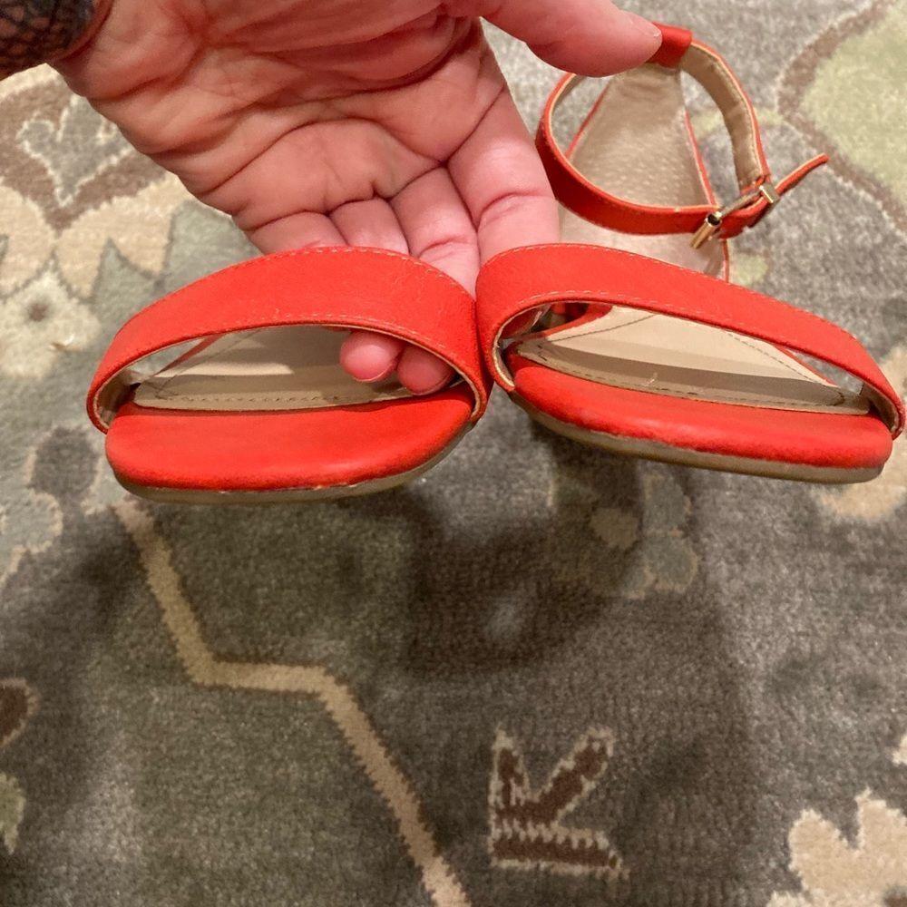 Red Max Studio Minimalist Sandal - Picture 5 of 11